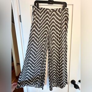 Lightweight grey patterned pants